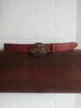 Vintage Men's Crown Royal made in Canada genuine leather belt brass toned buckle